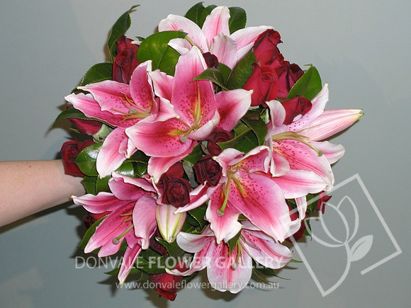 lily wedding bouquets